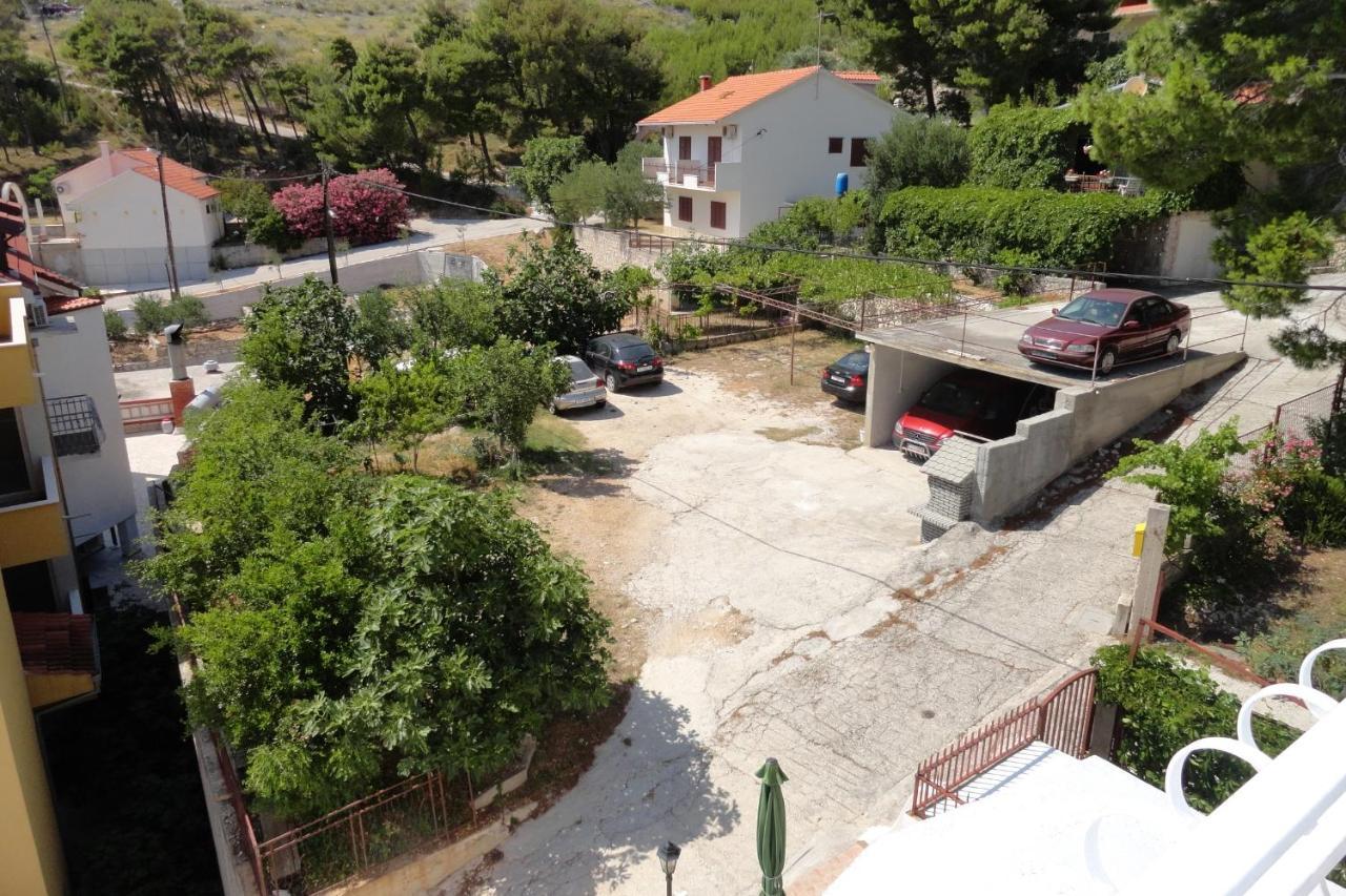 Apartments And Rooms By The Sea Lokva Rogoznica, Omis - 2973 Exterior photo