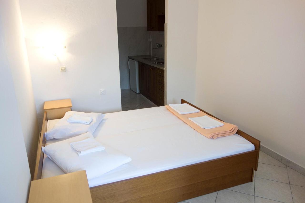 Apartments And Rooms By The Sea Lokva Rogoznica, Omis - 2973 Exterior photo