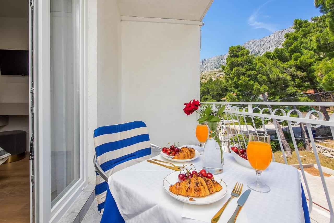 Apartments And Rooms By The Sea Lokva Rogoznica, Omis - 2973 Exterior photo